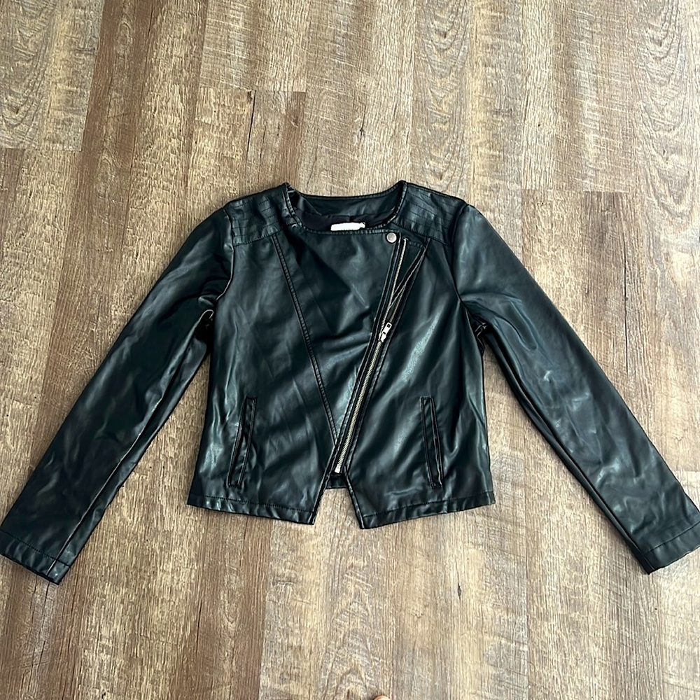 Women’s Small Black Faux Vintage Leather Jacket (barely used - great condition)